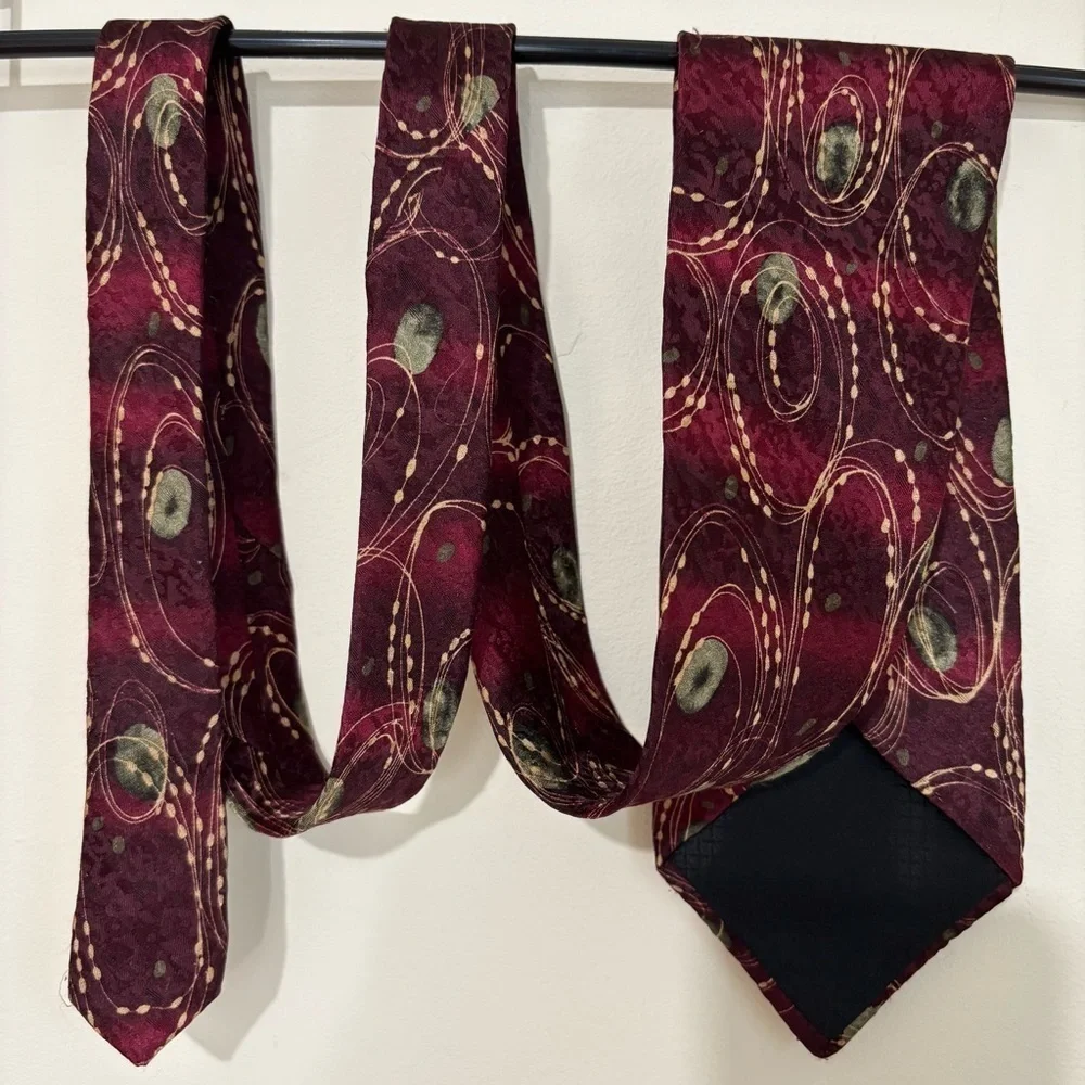 DIMITRIUS Vintage Burgundy 100% silk art deco swirls brocade Neck Tie